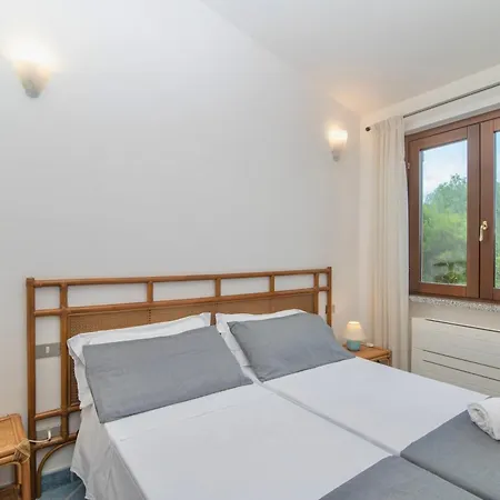 Villa With Air Conditioning And Private Outdoor Area Just 400 Meters From The *
