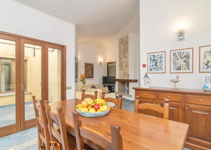 Vila With Air Conditioning And Private Outdoor Area Just 400 Meters From The *