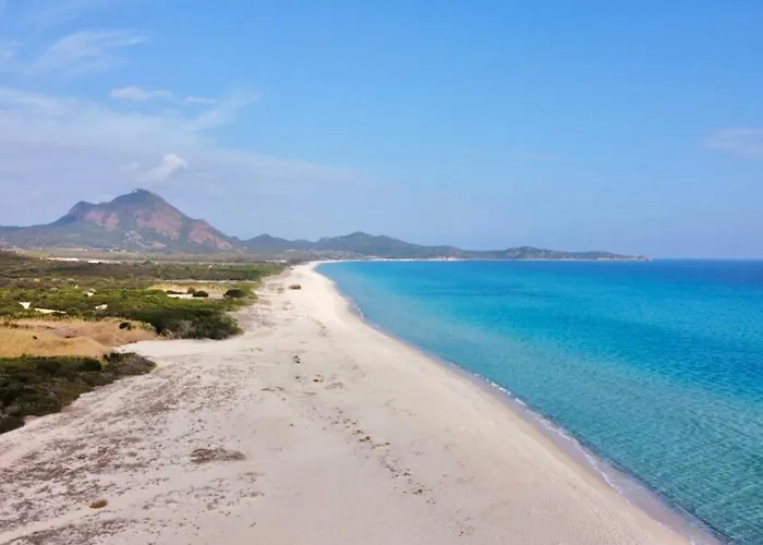 Vila With Air Conditioning And Private Outdoor Area Just 400 Meters From The Costa Rei